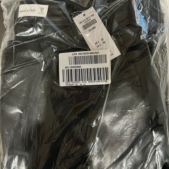 Abercrombie and Fitch Vegan Leather Dad\90s pants 29L - Picture 4 of 5